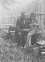 Фотография Самородницкой Ю.Д. вместе с отцом Самородницким Д.Я. 1939-1942